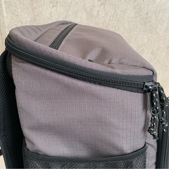 Igloo Black and Gray Backpack Cooler NWT - Picture 10 of 10